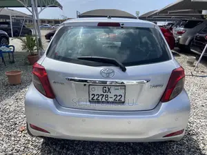Toyota Yaris 2012 Silver