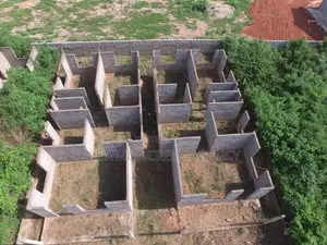 10bdrm Apartment in Oyibi Sasabi for sale