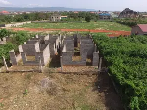 10bdrm Apartment in Oyibi Sasabi for sale