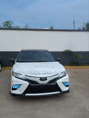 Toyota Camry XSE FWD (2.5L 4cyl 8AM) 2018 Pearl