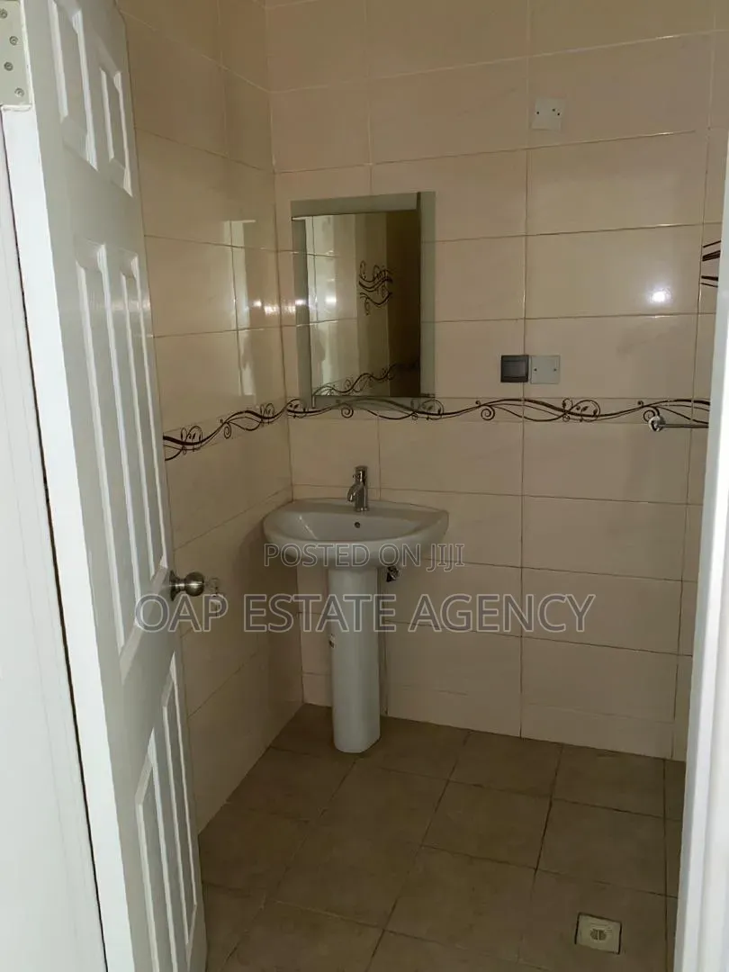 4bdrm House in Cantonment, Cantonments for rent