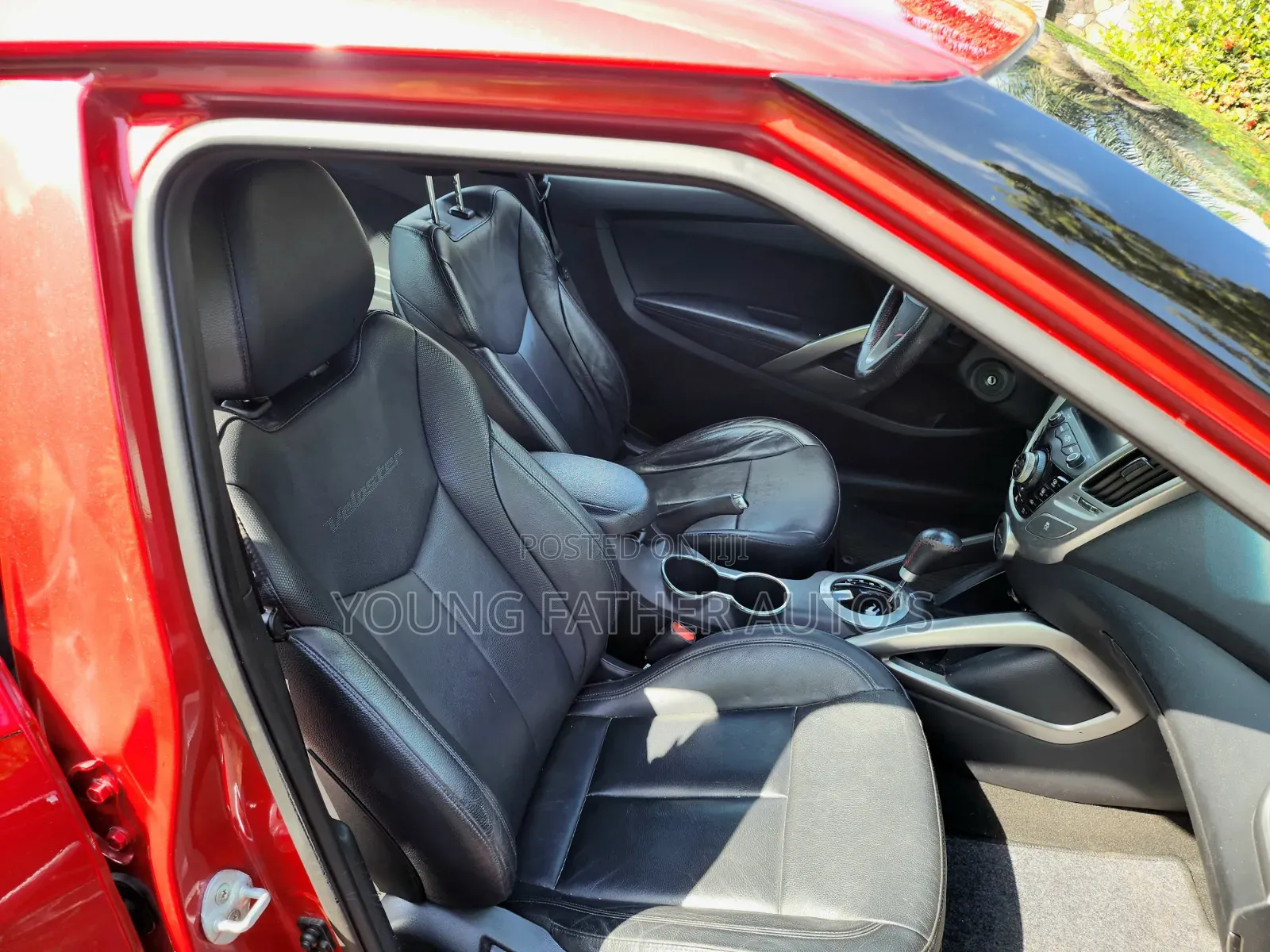 Hyundai Veloster RE:FLEX 3dr Hatchback w/Black Interior (1.6L 4cyl 6AM) Red