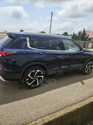 Mitsubishi Outlander SEL 2024 Blue