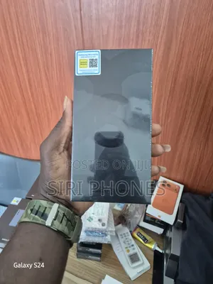 New Samsung Galaxy S22 Ultra 5G 256 GB Black