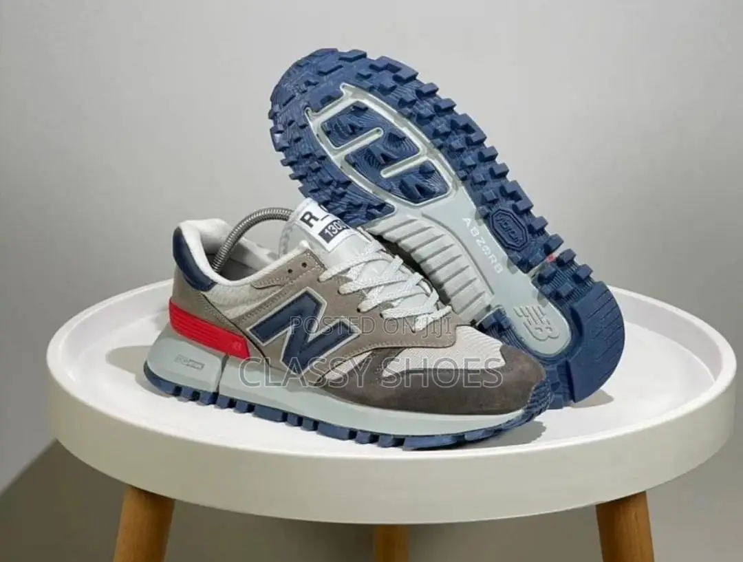New Balance 1,300