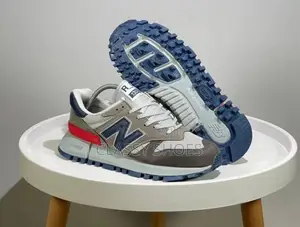 New Balance 1,300