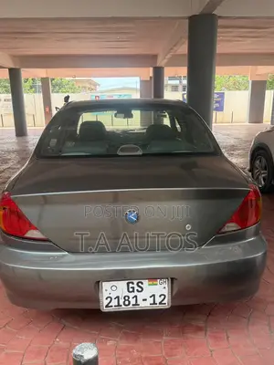 Kia Spectra GS 2000 Gray