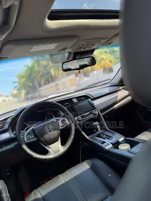 Honda Civic Touring Sedan 2018 White