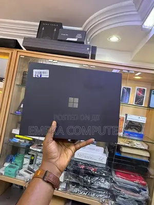 New Microsoft Surface Pro 11th Edition, a Copilot+ PC 16GB SSD 1T