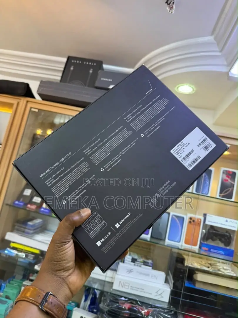 New Microsoft Surface Pro 11th Edition, a Copilot+ PC 16GB SSD 1T