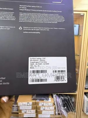 New Microsoft Surface Pro 11th Edition, a Copilot+ PC 16GB SSD 1T