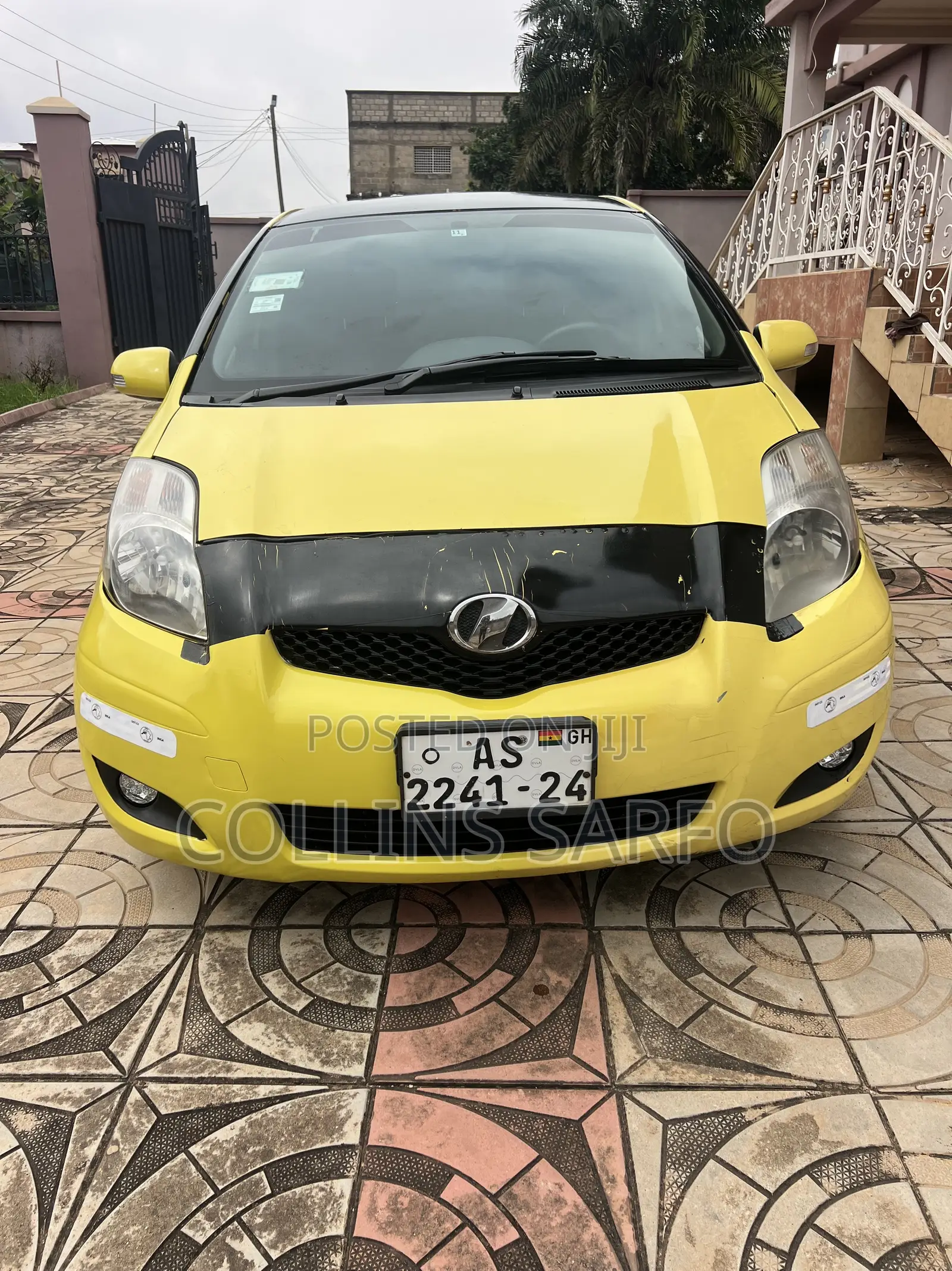 Toyota Vitz 1.3 FWD 5dr 2010 Yellow