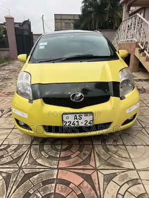 Toyota Vitz 1.3 FWD 5dr 2010 Yellow