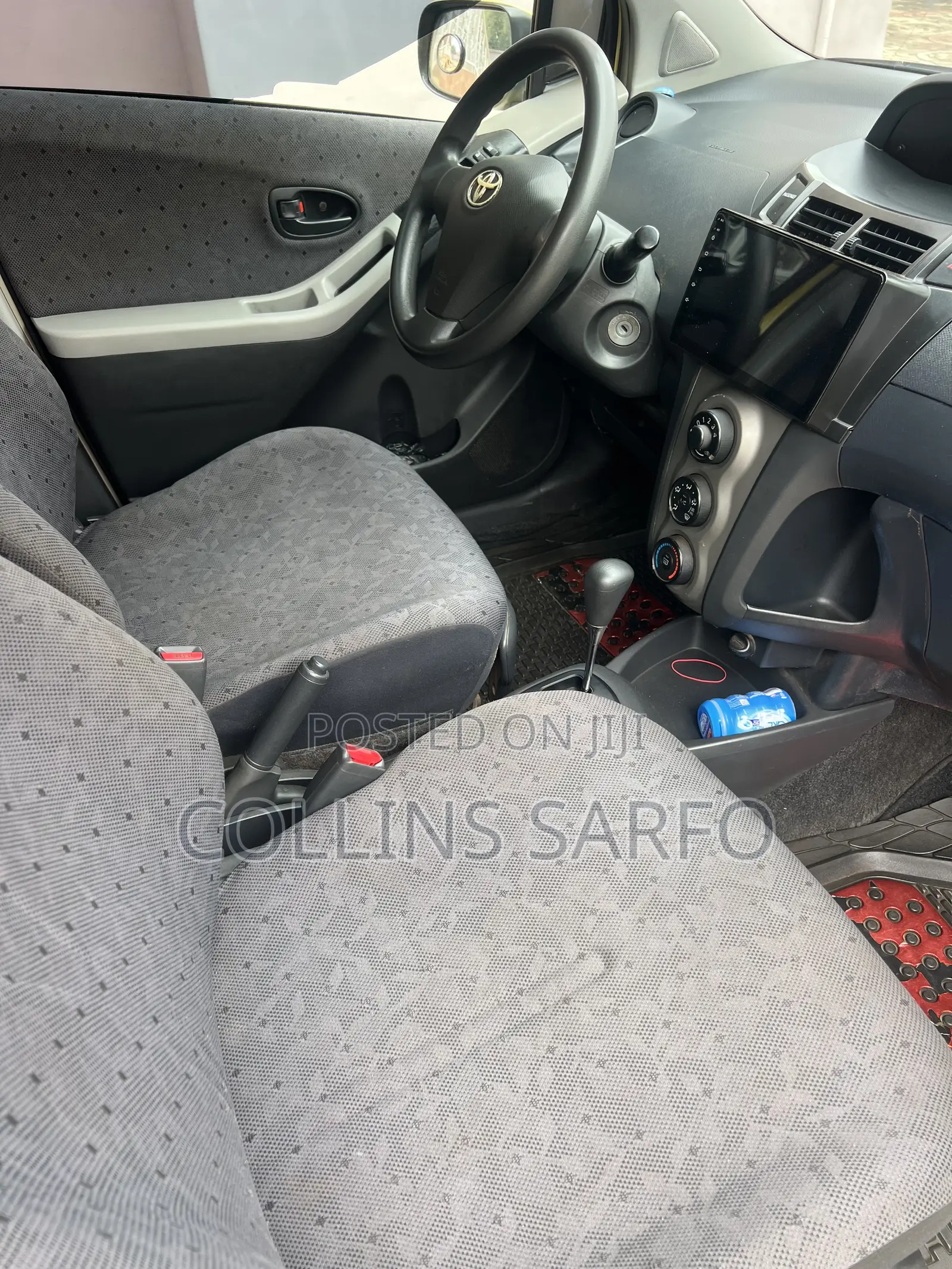 Toyota Vitz 1.3 FWD 5dr 2010 Yellow
