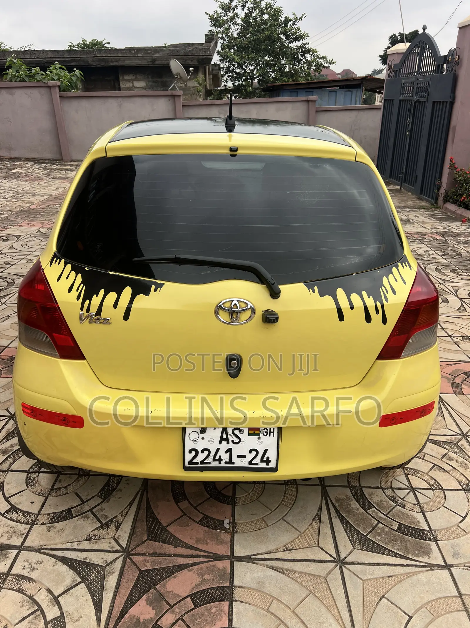 Toyota Vitz 1.3 FWD 5dr 2010 Yellow