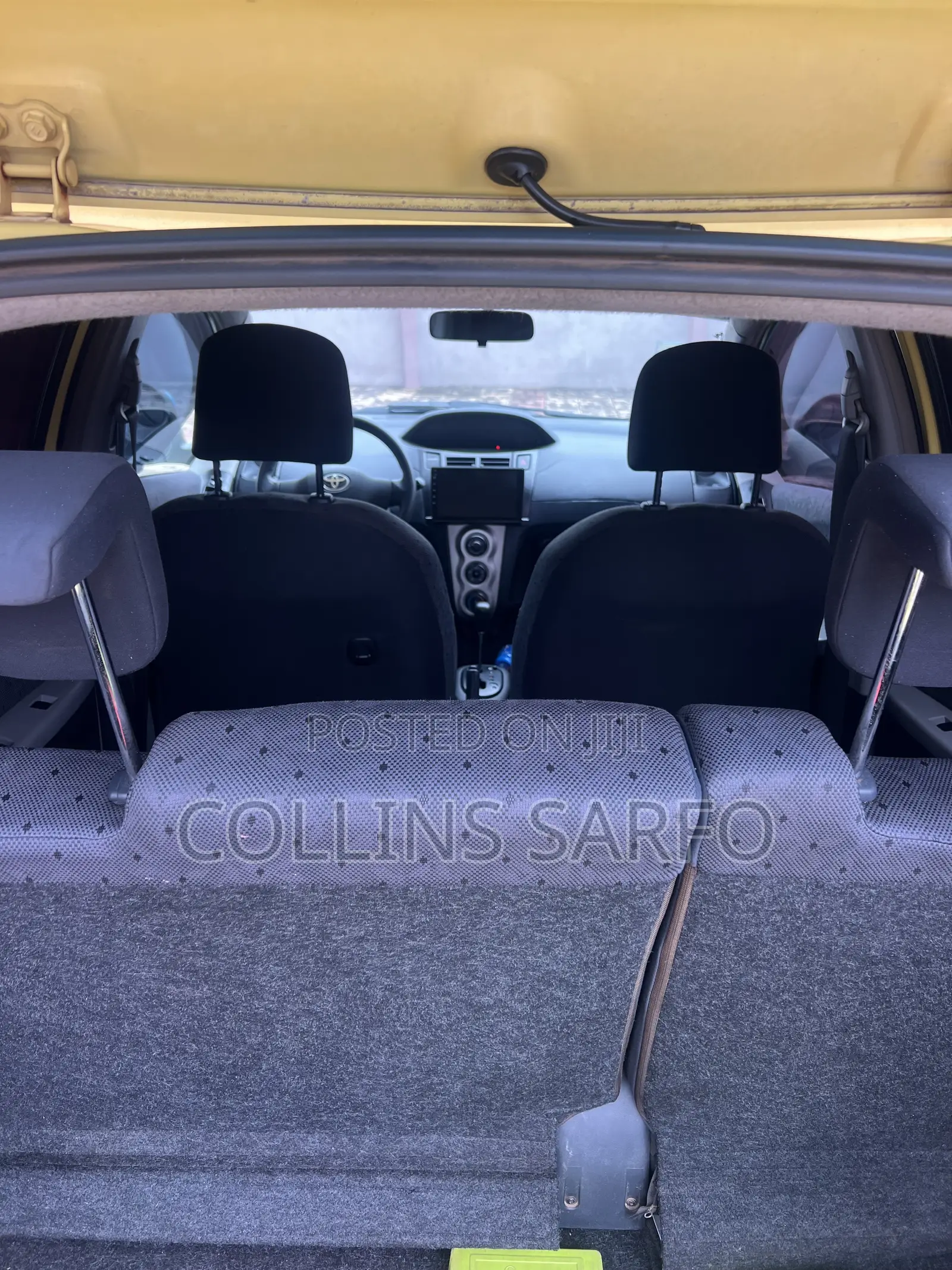 Toyota Vitz 1.3 FWD 5dr 2010 Yellow