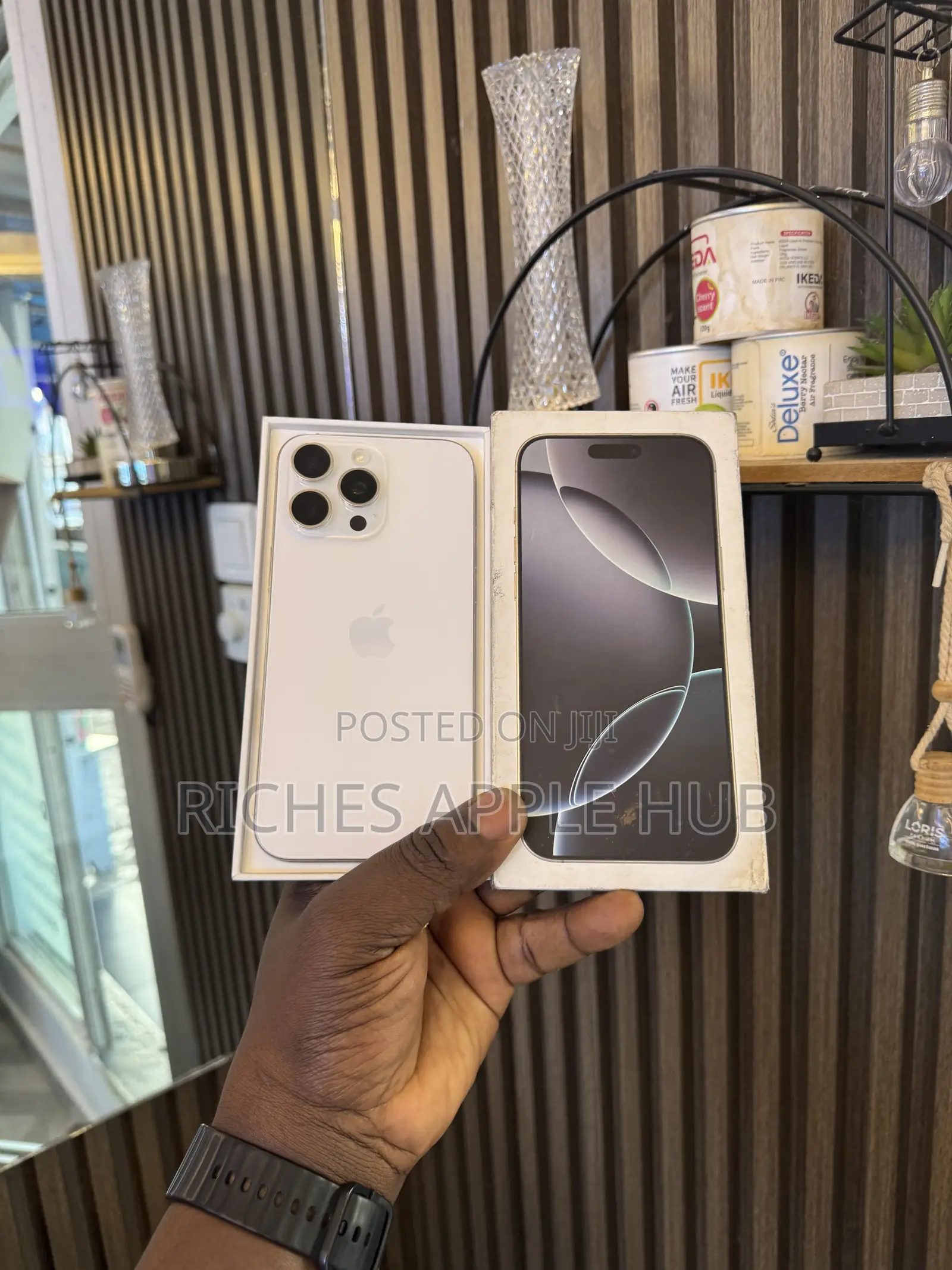 New Apple iPhone 16 Pro Max 256 GB White