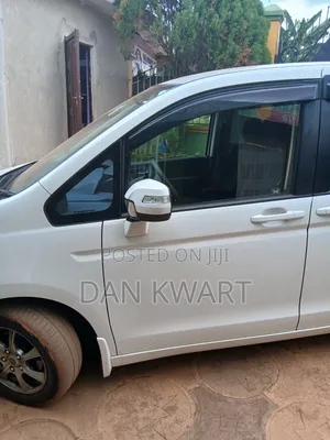 Honda Stepwgn 2013 White