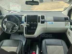 Toyota GranAce 2021 White