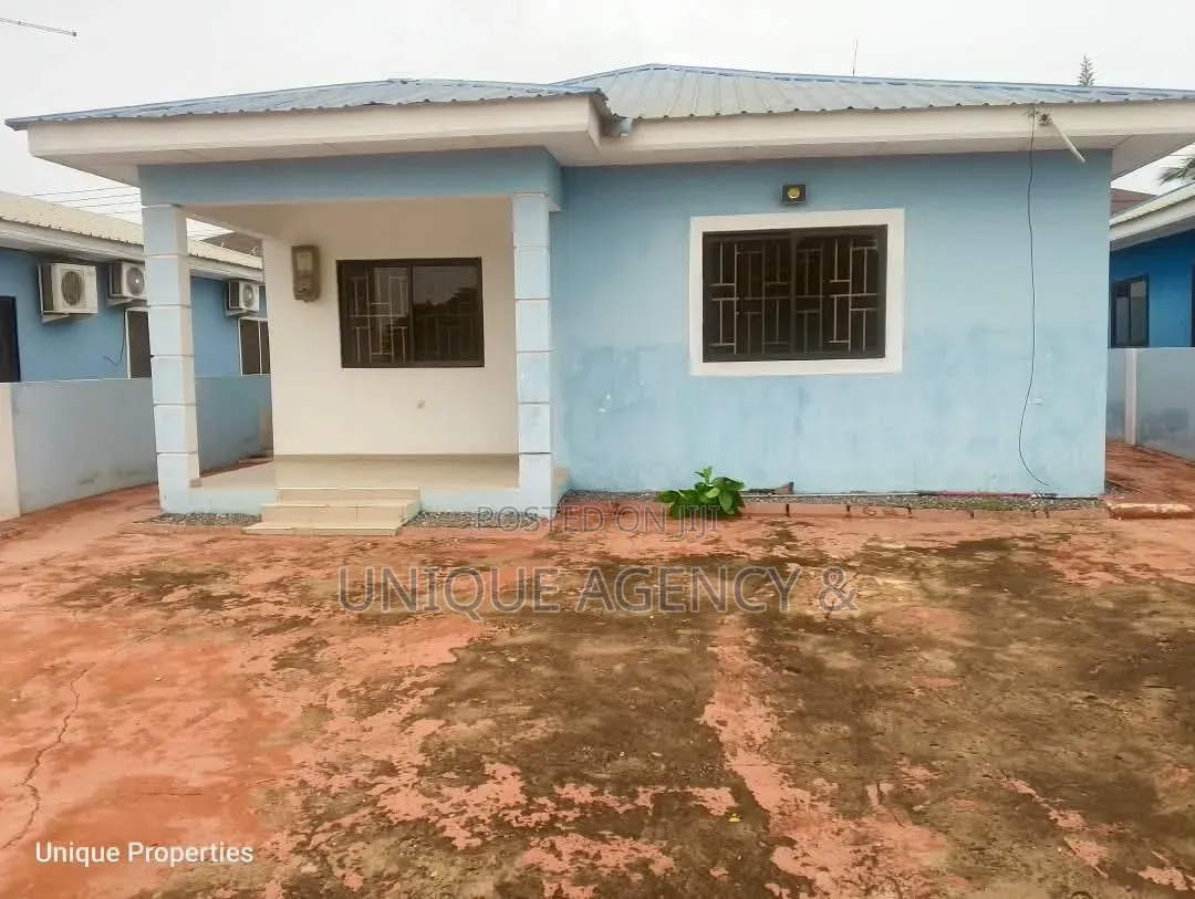 3bdrm Bungalow in Community 25 for sale