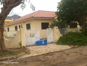 3bdrm Bungalow in Community 25 for sale