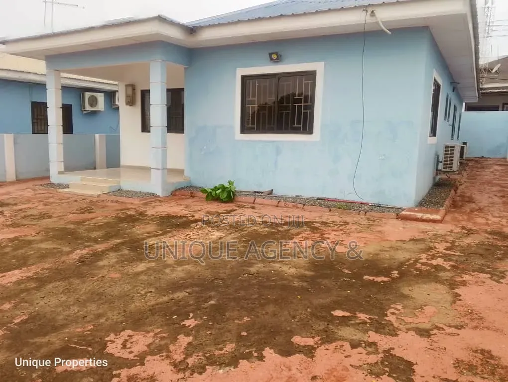 3bdrm Bungalow in Community 25 for sale