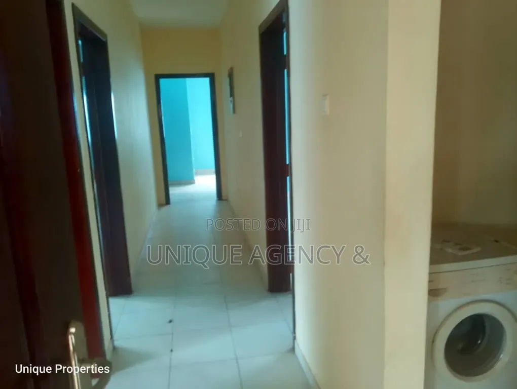 3bdrm Bungalow in Community 25 for sale