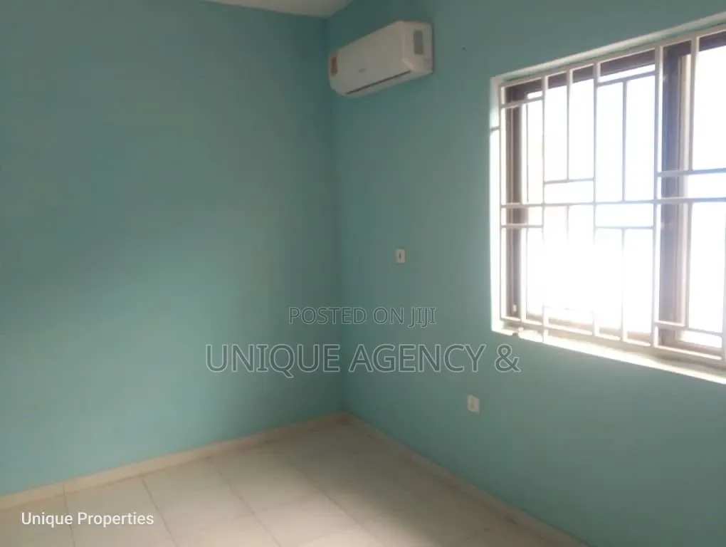 3bdrm Bungalow in Community 25 for sale