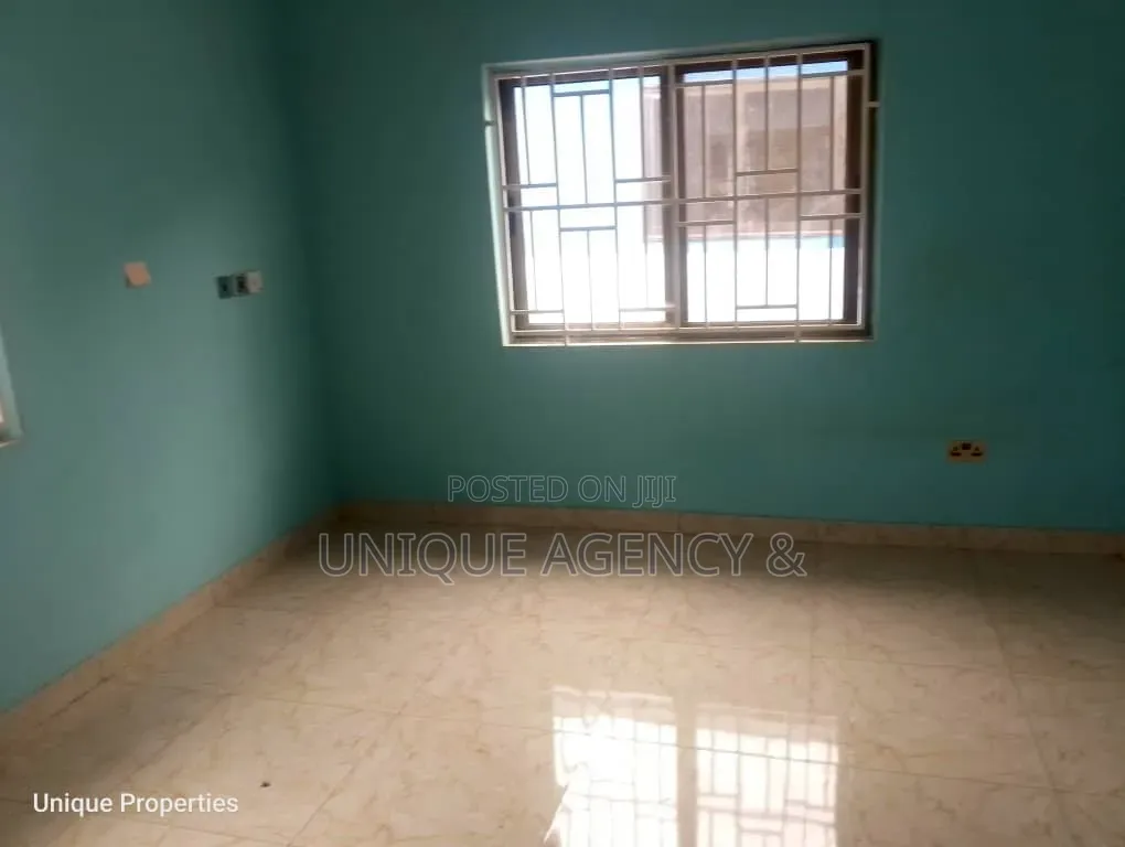 3bdrm Bungalow in Community 25 for sale