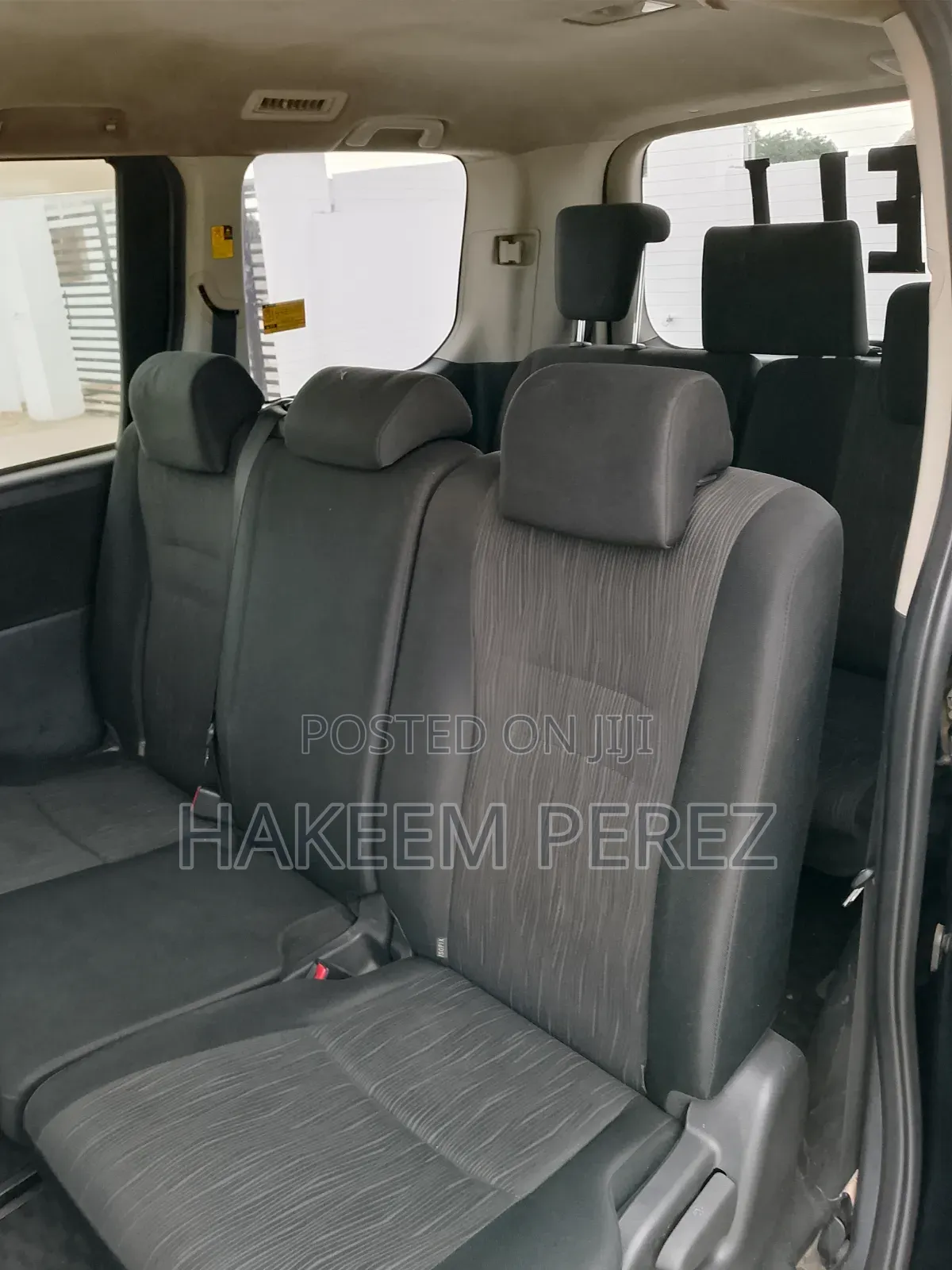 Toyota Voxy X 4WD 8-Seater 2013 Black