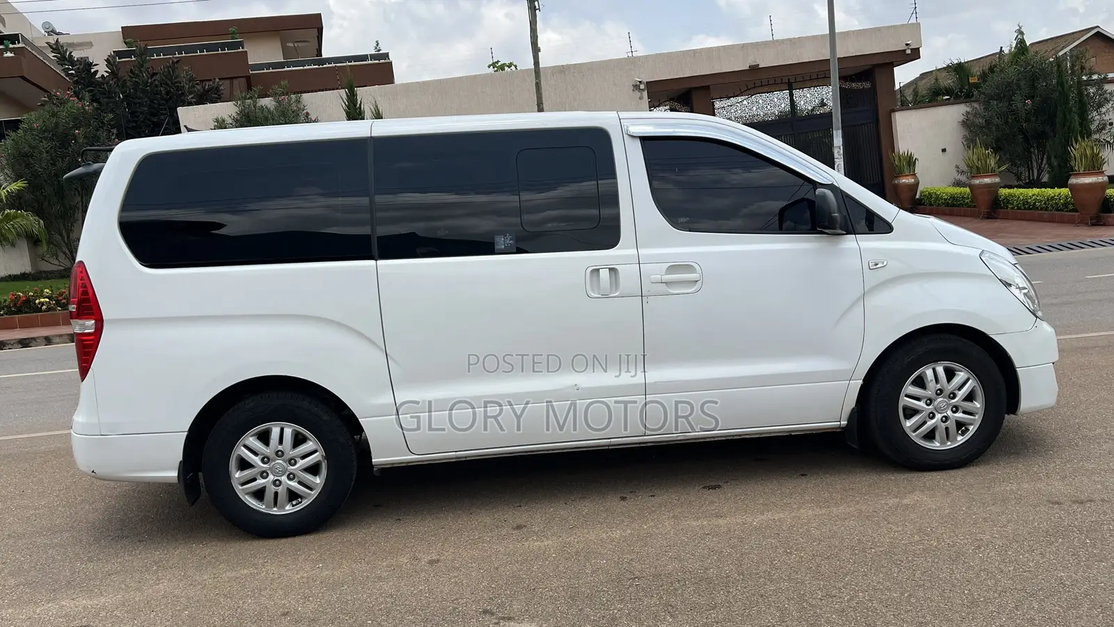 Hyundai Starex 2017 White