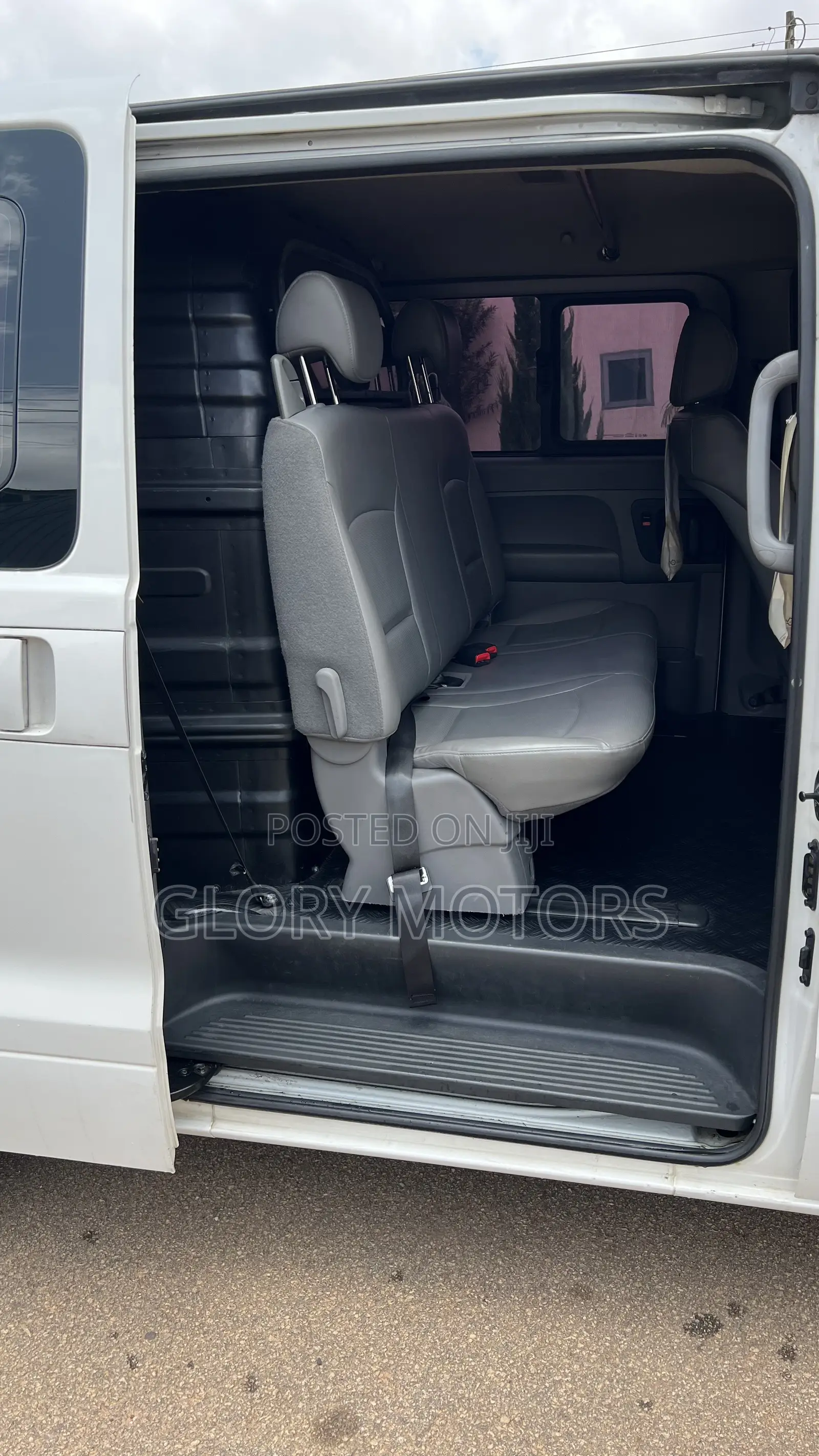 Hyundai Starex 2017 White
