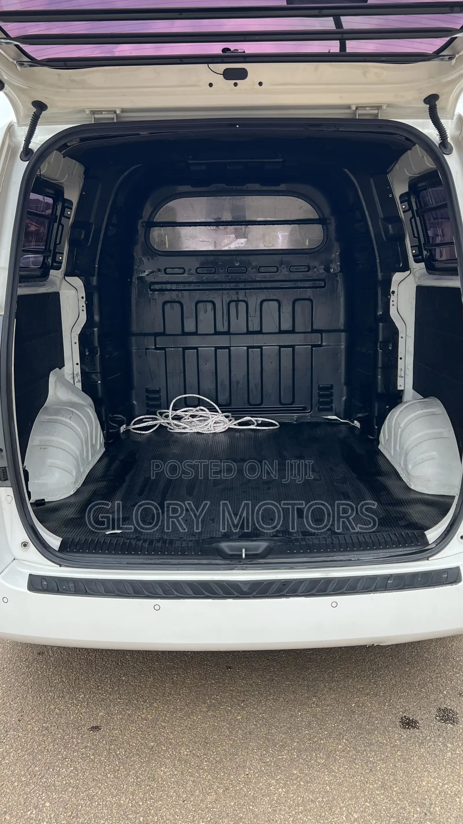 Hyundai Starex 2017 White