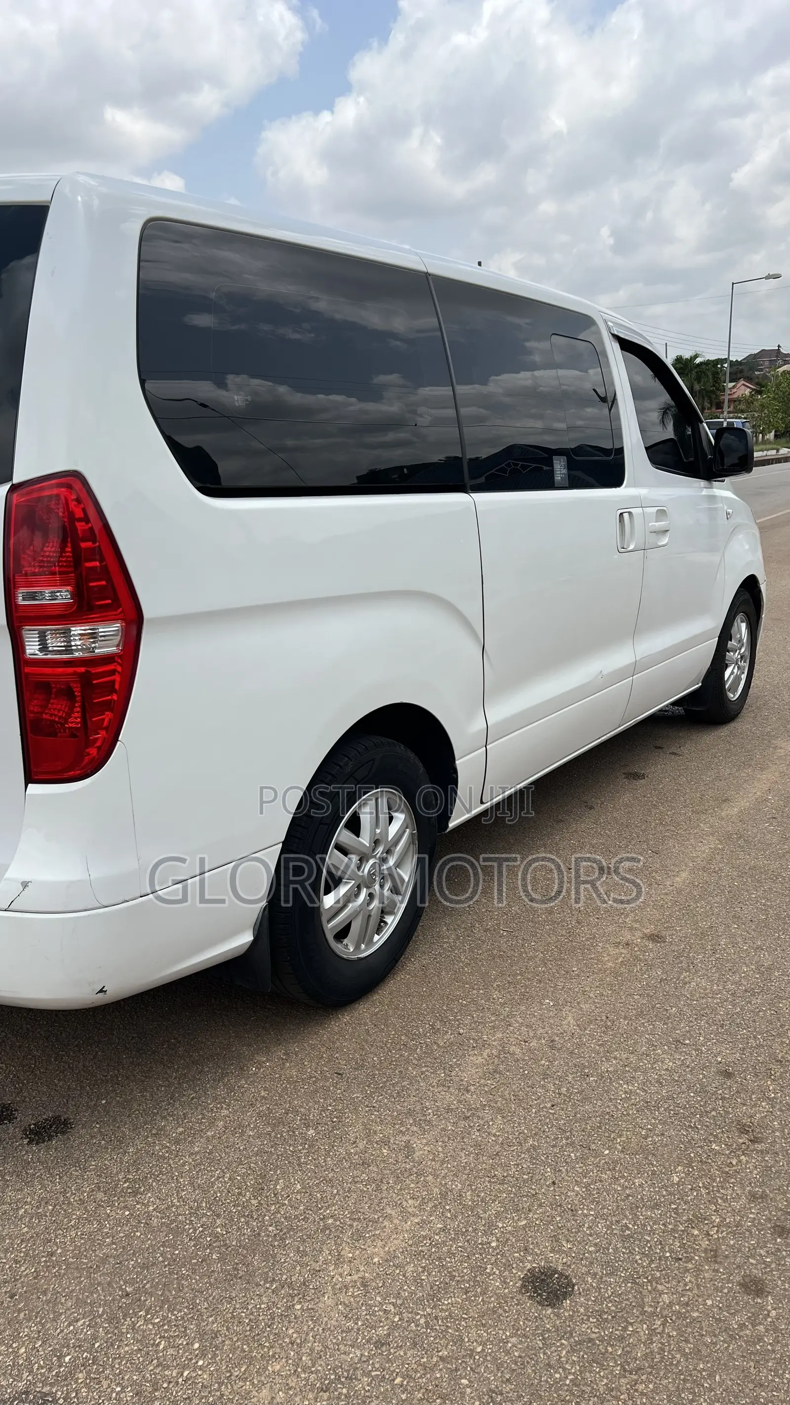 Hyundai Starex 2017 White