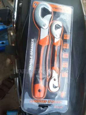 Universal Handle Wrench