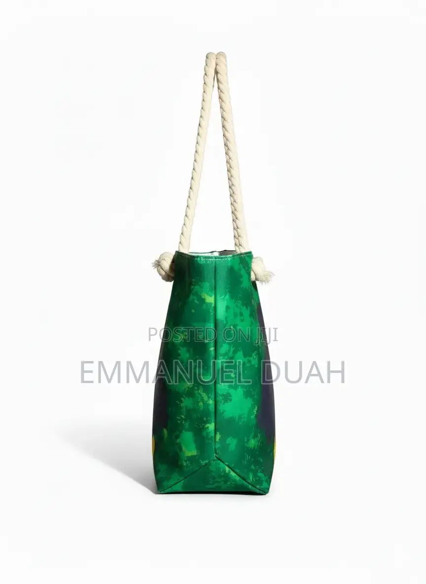 Large Capacity Ladies Totebag With Purse.
