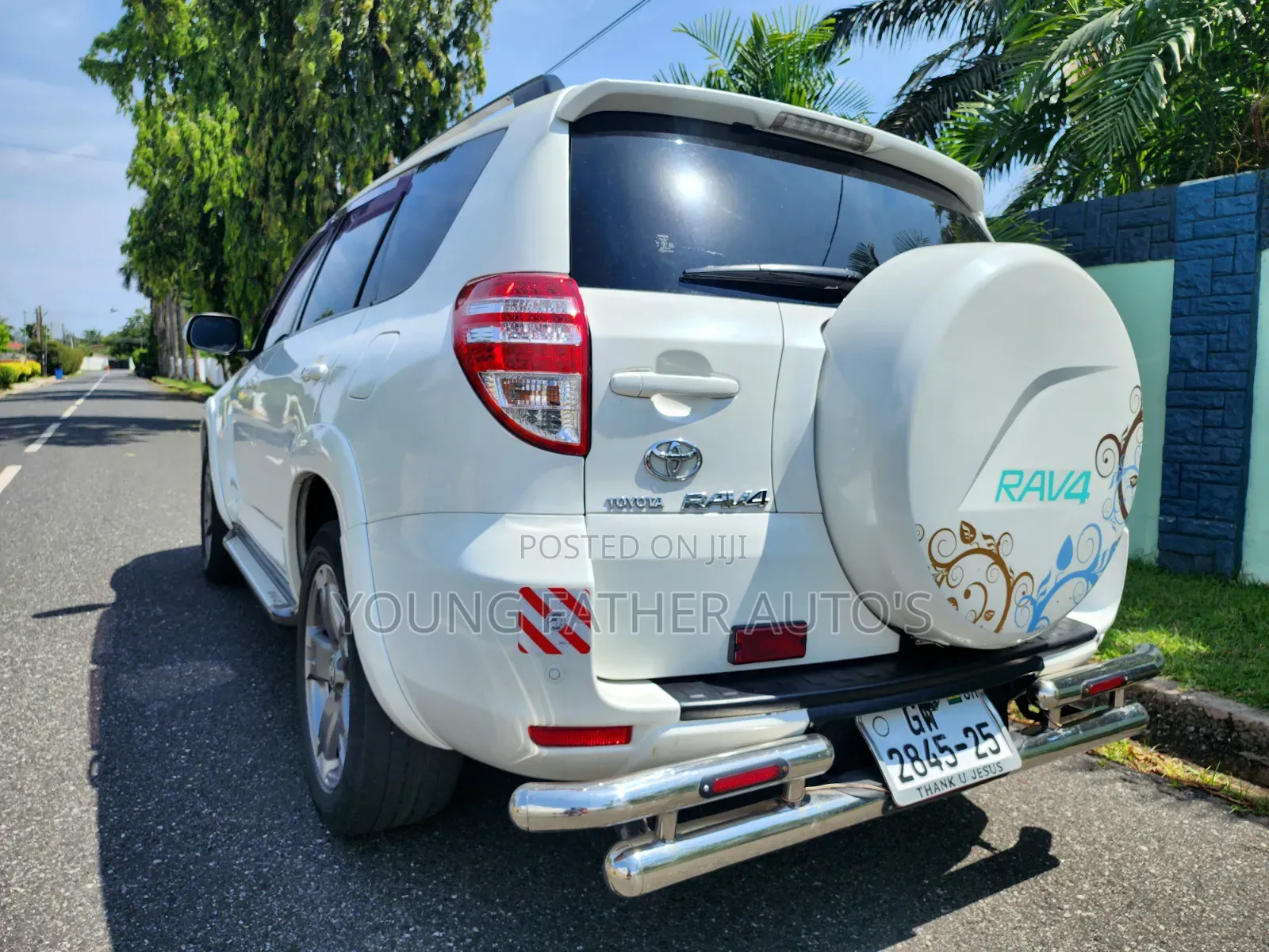 Toyota RAV4 XLE Premium 2025 White