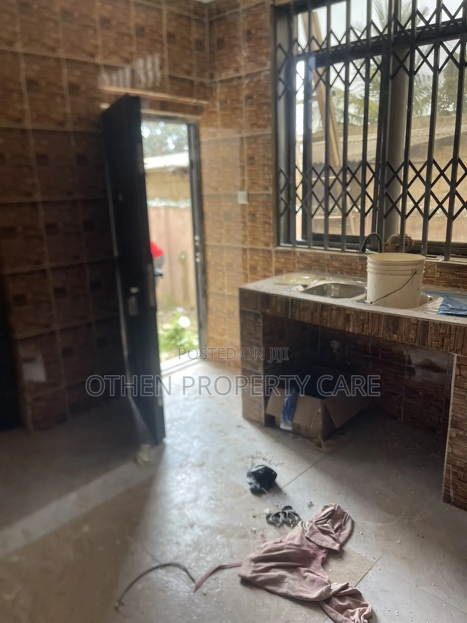 3bdrm Apartment in Othen Property Care, Awoshie for rent