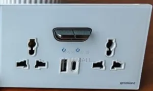 Glass Double Socket With USB-C