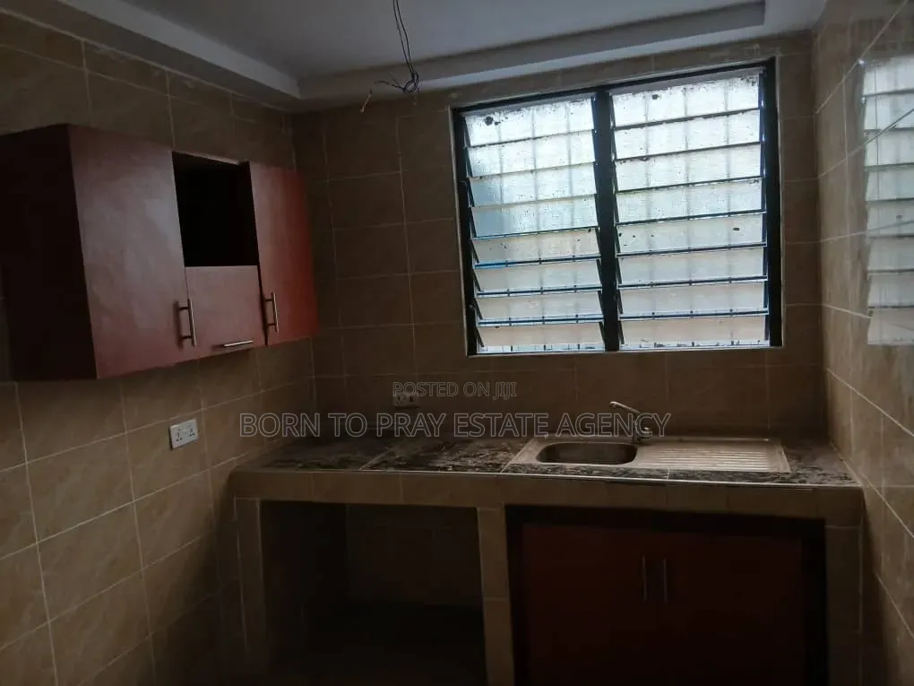 Furnished 2bdrm House in Born To Pray Estate, Ejisu-Juaben Municipal