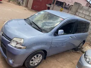 Toyota Sienta 1.5 FWD 2014 Blue