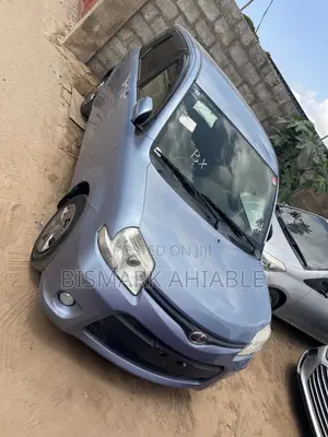 Toyota Sienta 1.5 FWD 2014 Blue