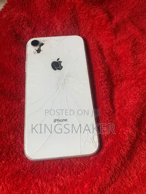 Apple iPhone XR 64 GB White