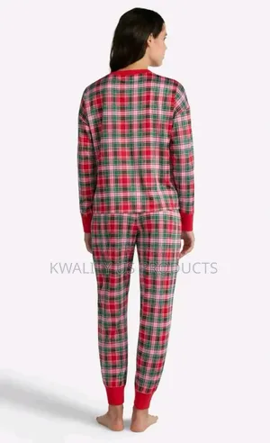 Holiday Time Women's Pyjamas Set - Medium Size