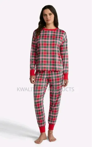 Holiday Time Women's Pyjamas Set - Medium Size