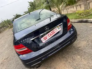Mercedes-Benz C250 2014 Blue