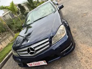 Mercedes-Benz C250 2014 Blue