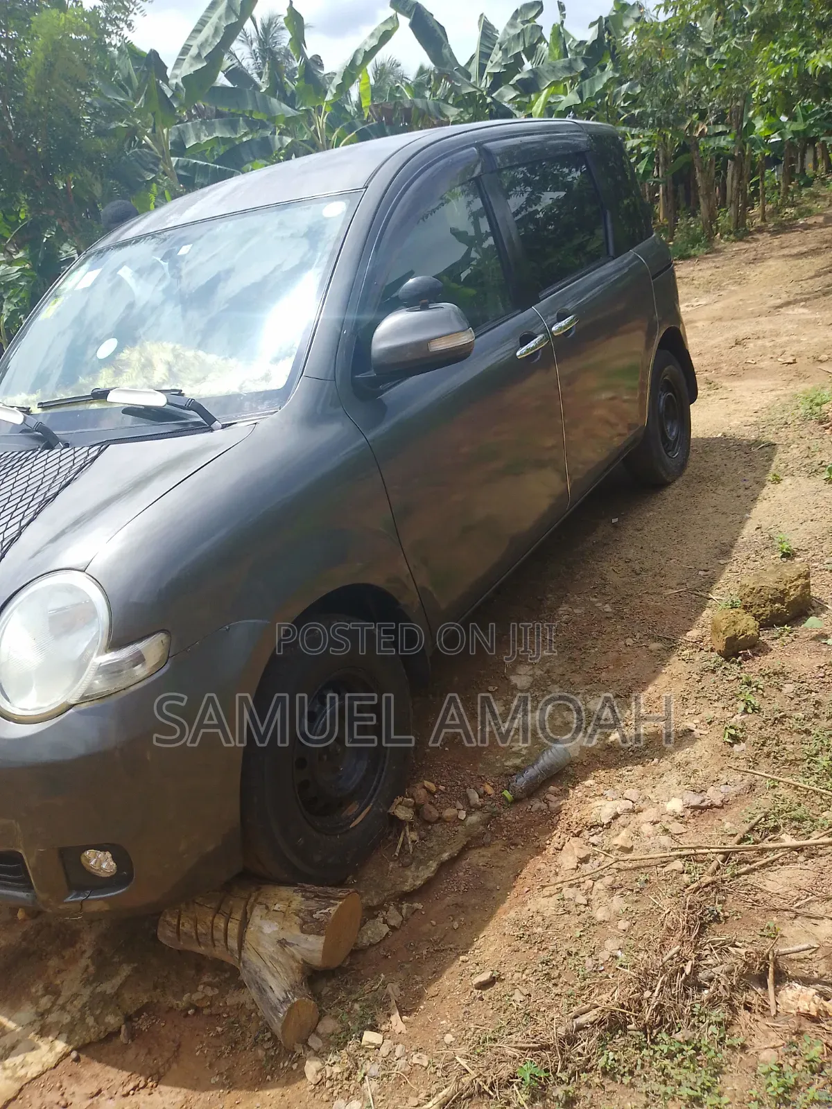 Toyota Sienta 2011 Gray