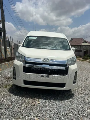 Toyota HiAce 2021 White