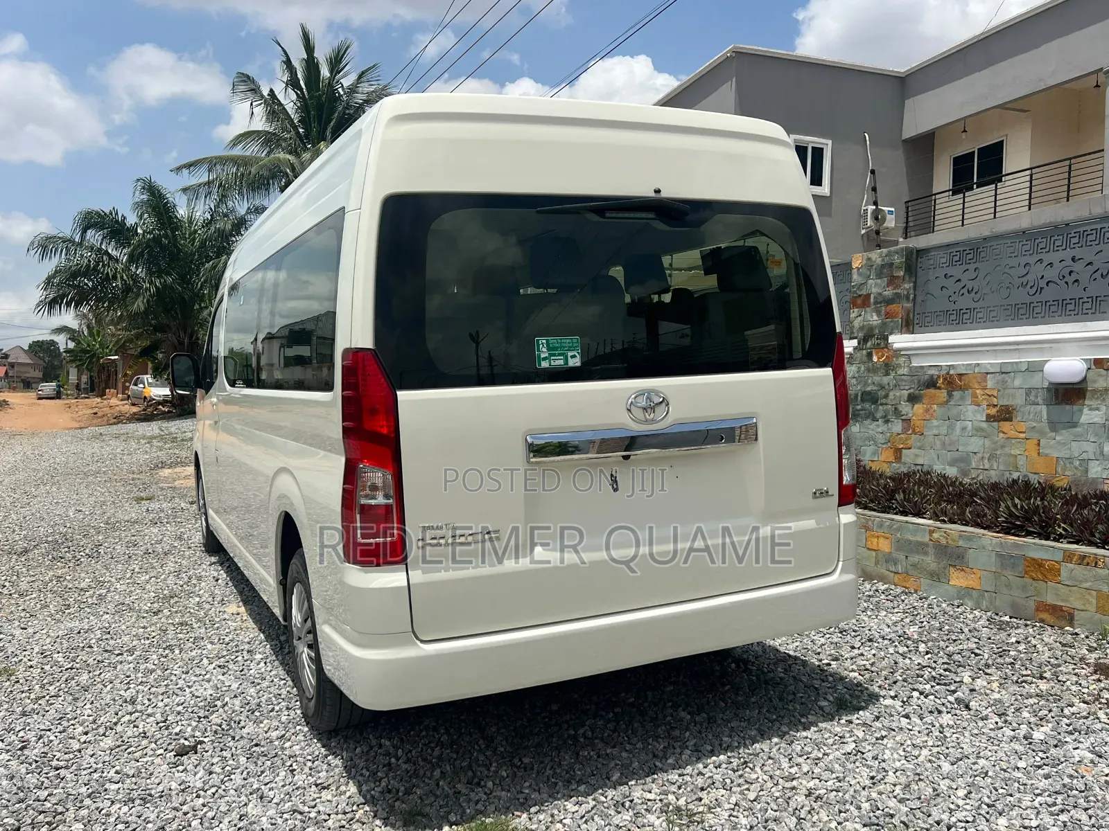 Toyota HiAce 2021 White